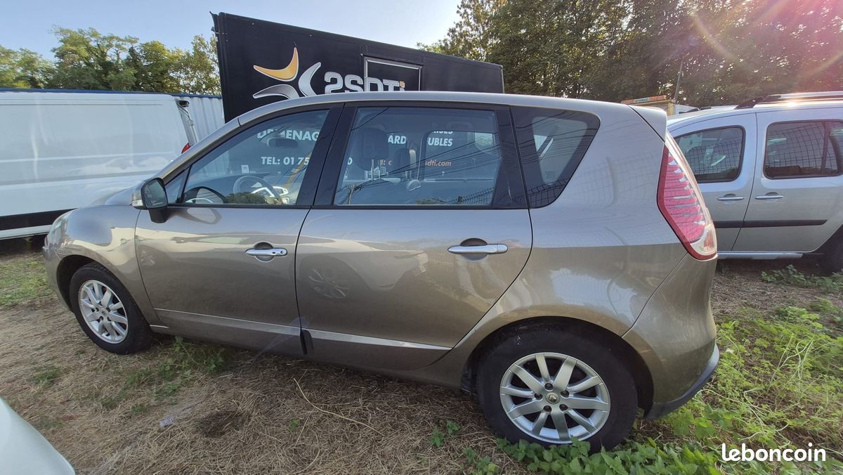 Renault Scenic III 1.5dci 110cv privilège (image 3)