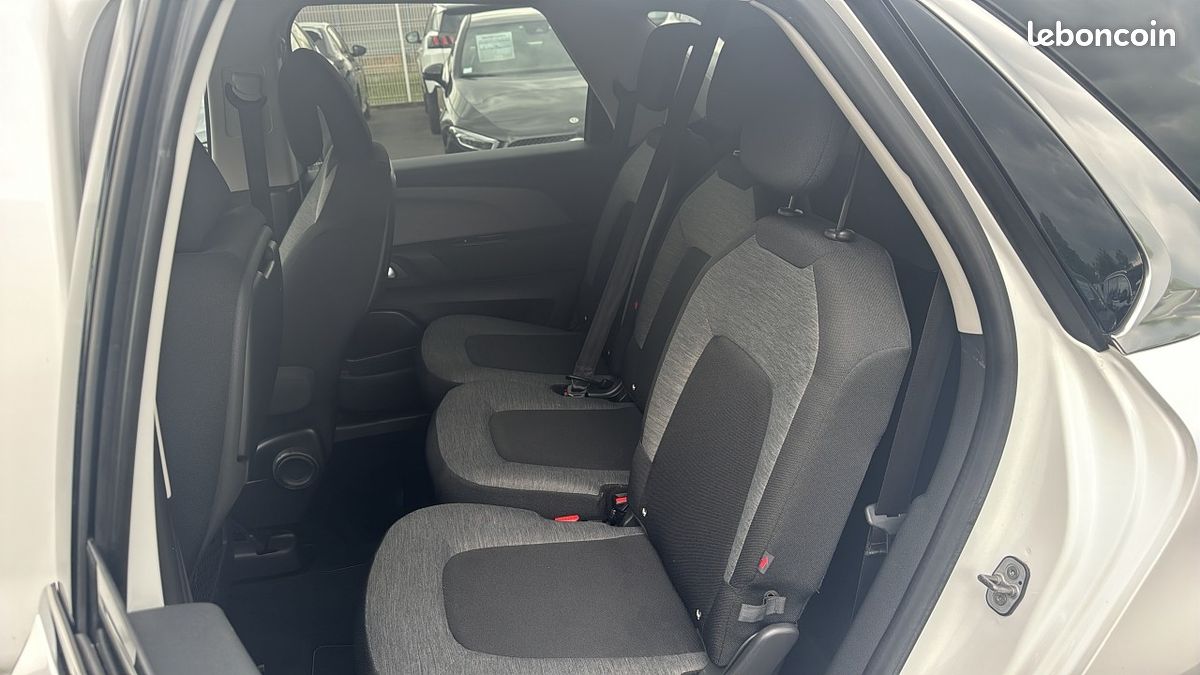 Citroen C4 PICASSO PURETECH 130CH FEEL S&S EAT6 (image 10)