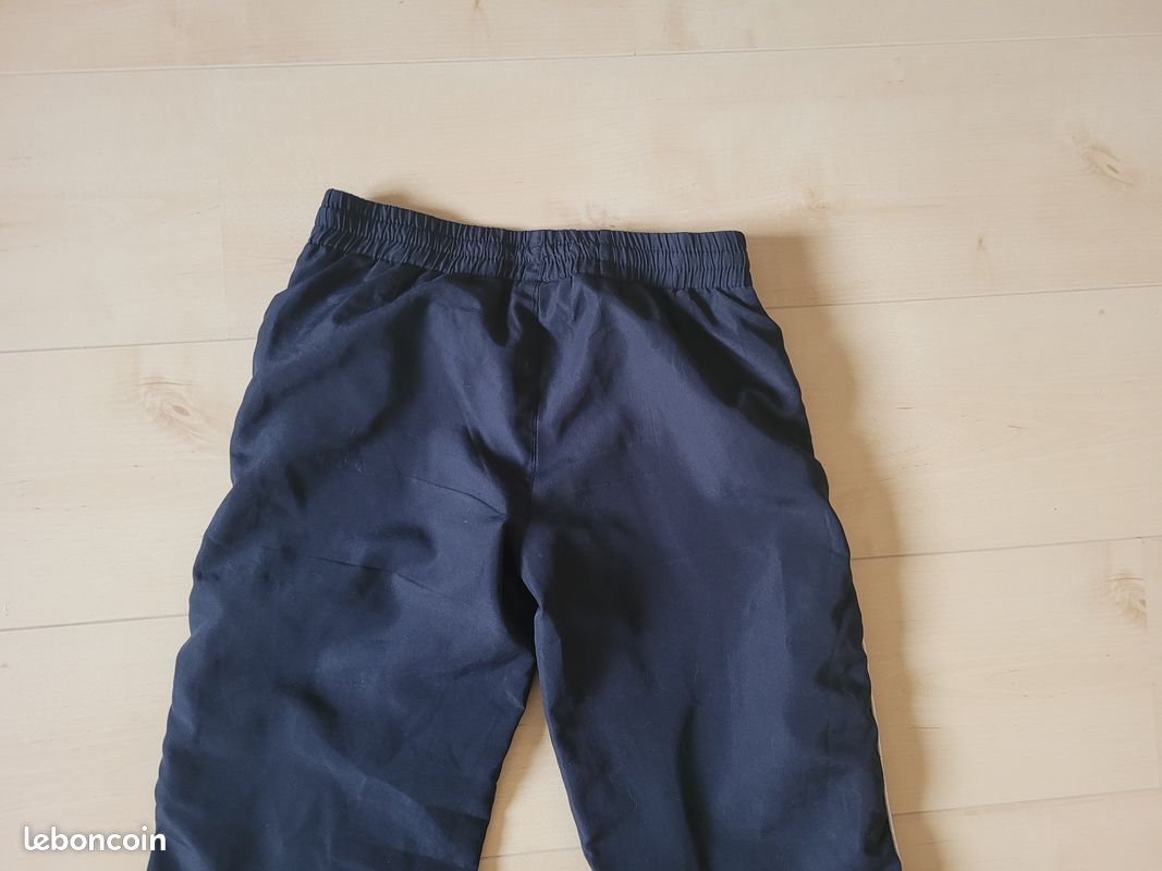 Tenue de sport 3 pièces 10 ans ; pantalon + veste + tee shirt (image 9)