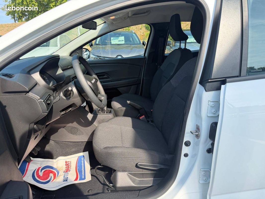 DACIA Sandero SCe 65 Essential (image 14)
