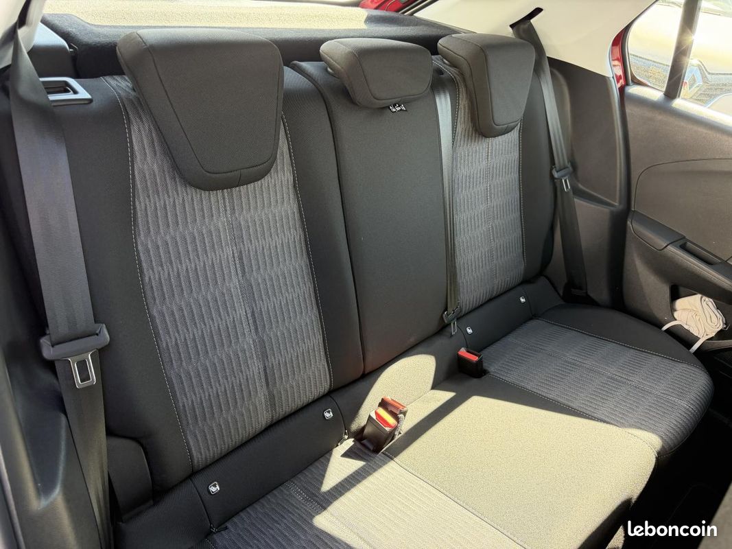 OPEL CORSA électrique 136ch Edition - CarPlay - Caméra de recul (image 19)