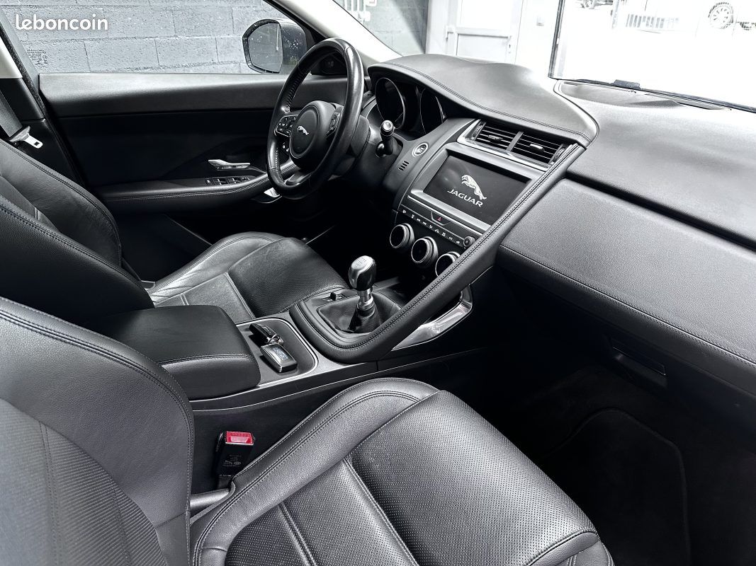Jaguar e-pace jaguar e-pace 2.0d 150cv r-dynamic s 2018 (image 16)