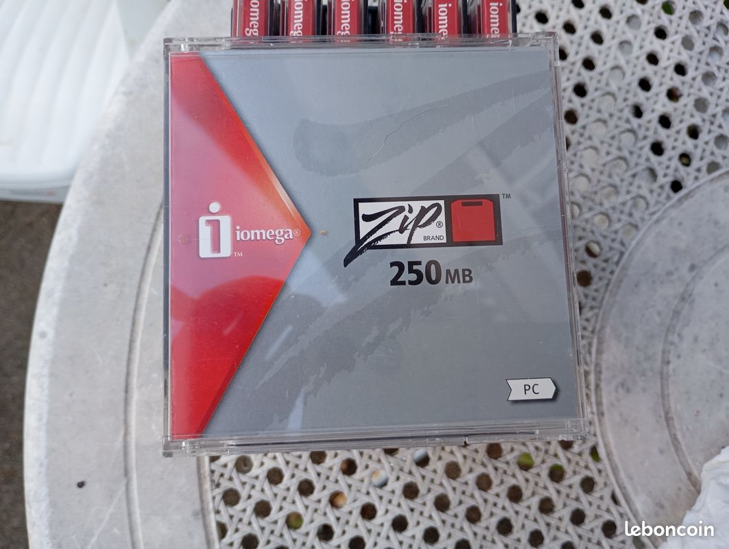 Disquettes ZIP Iomega 250MB (image 3)
