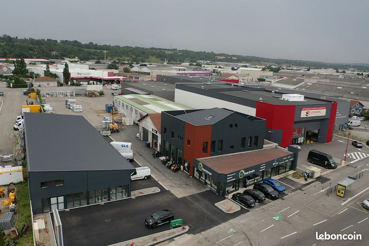 Local commercial 1 pièce 575 m² · à Valence · 575 m² · 2 600 €
