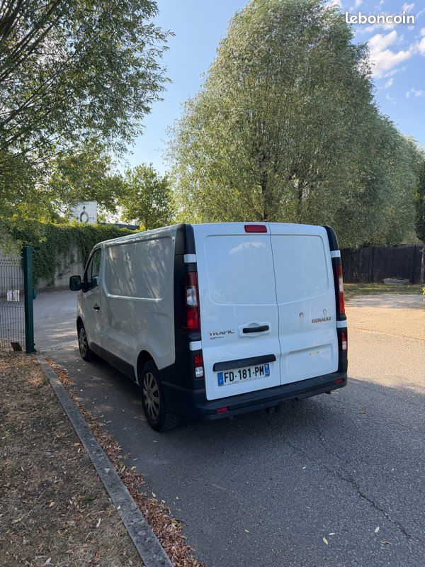 Renault Trafic L1H1 1.6 dCi 125 ch Grand Confort — CT OK — TVA récupérable (image 2)