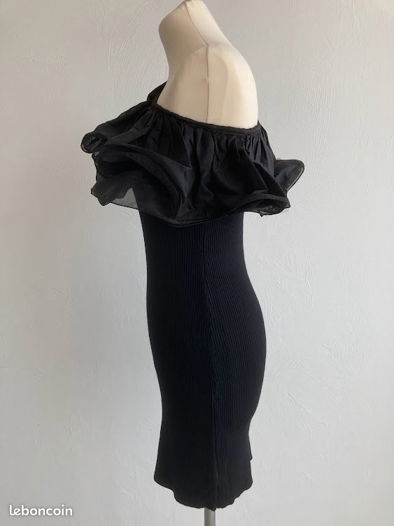 Robe Noire Moulante à Volants - Taille S - Style Bodycon - Parfaite Pour Soirée