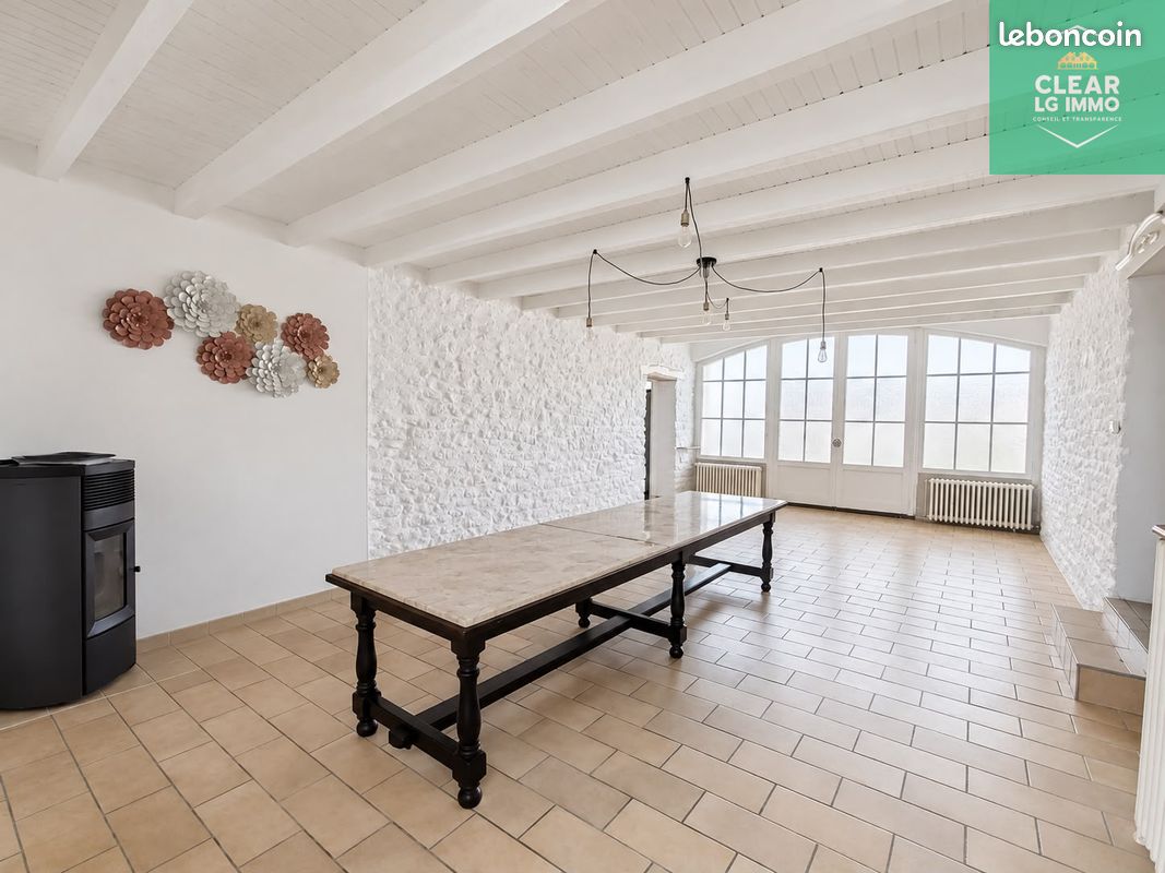 Maison 8 pièces 270 m² · à Gincrey · 270 m² · 239 000 €