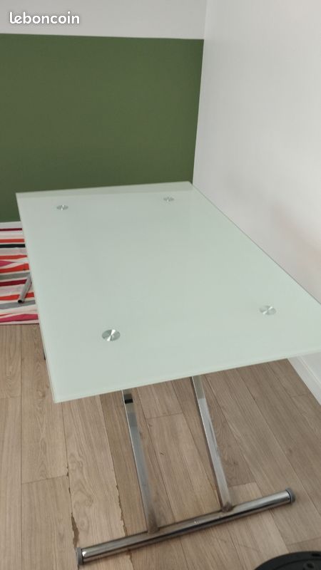 Bureau (image 1)