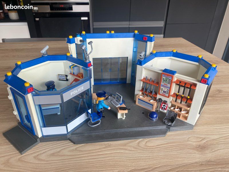 Commissariat Playmobil 4264 (image 1)