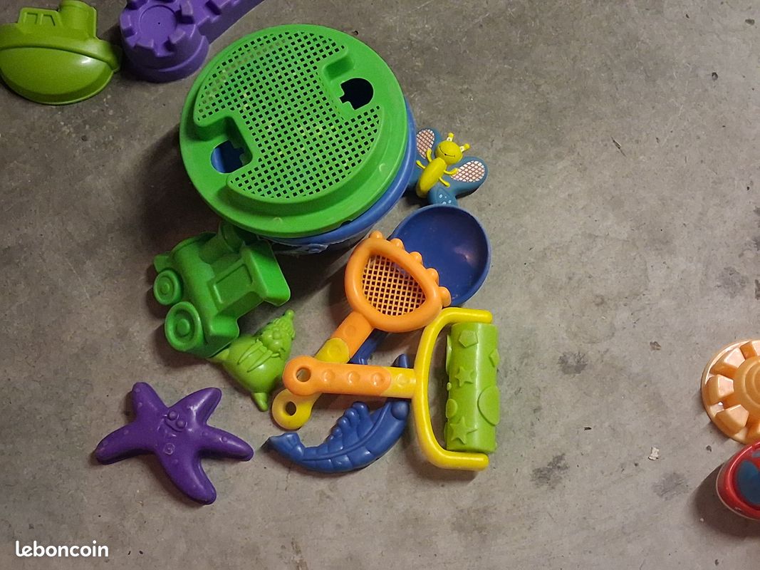 Jeux de plage très bon état_ au choix (image 9)