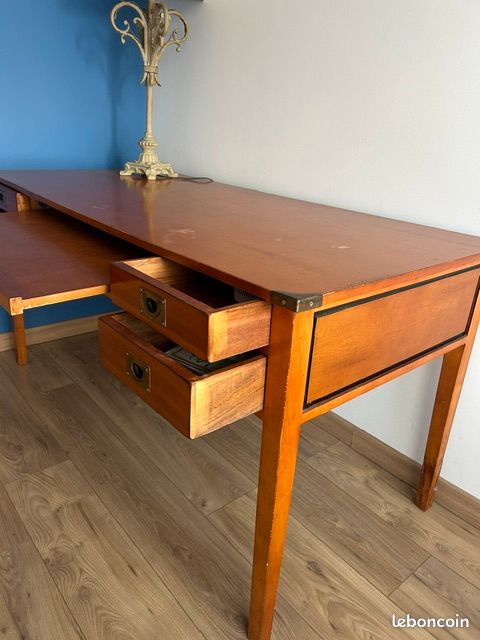 Bureau (image 2)