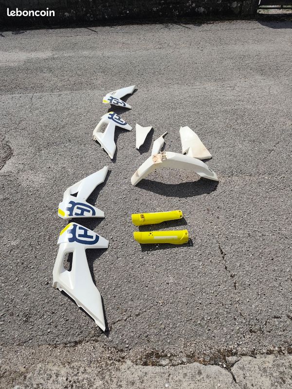 Kit plastique 250 FC (image 2)