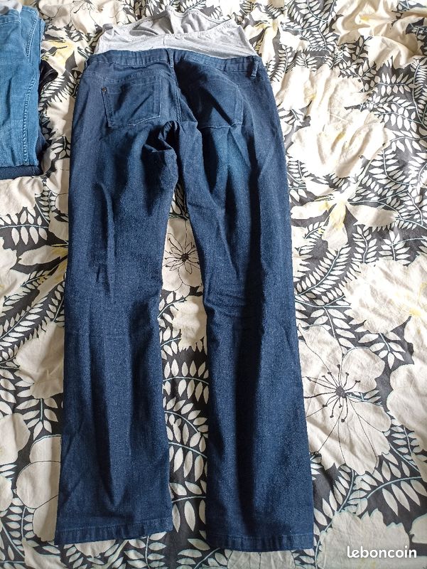 Lot 4 jeans maternité taille 46 (image 2)