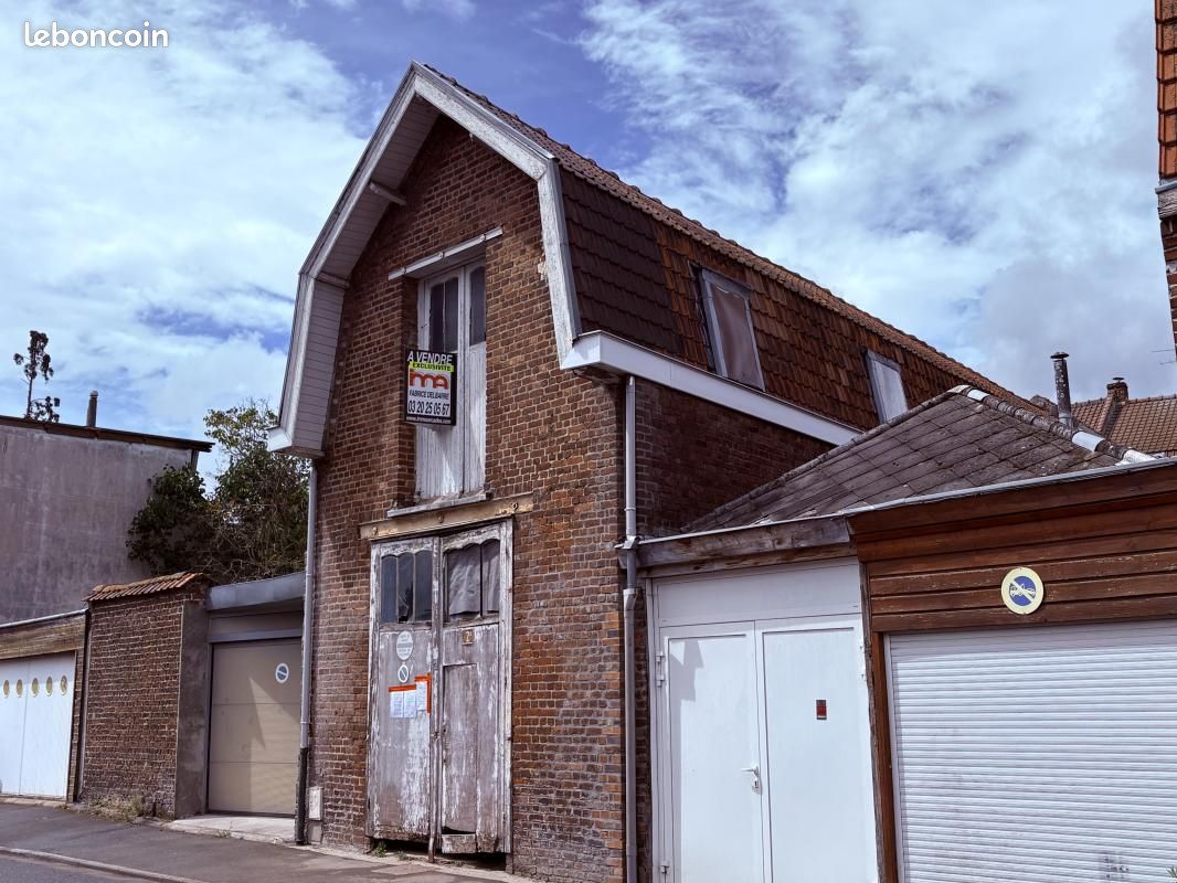 Parking 180 m² · à Lys-lez-Lannoy · 180 m² · 128 000 €