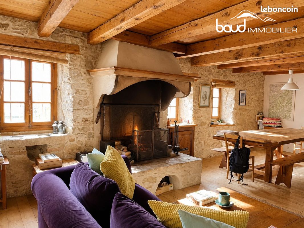 Maison 12 pièces 293 m² · à Rencurel · 293 m² · 425 000 €