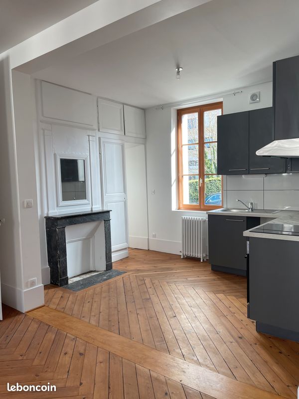 Appartement 4 pièces 81 m² · à Fécamp · 81 m² · 896 €