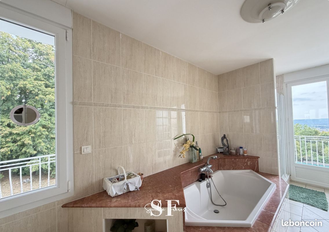 Propriété 5 pièces 230 m² (image 13)