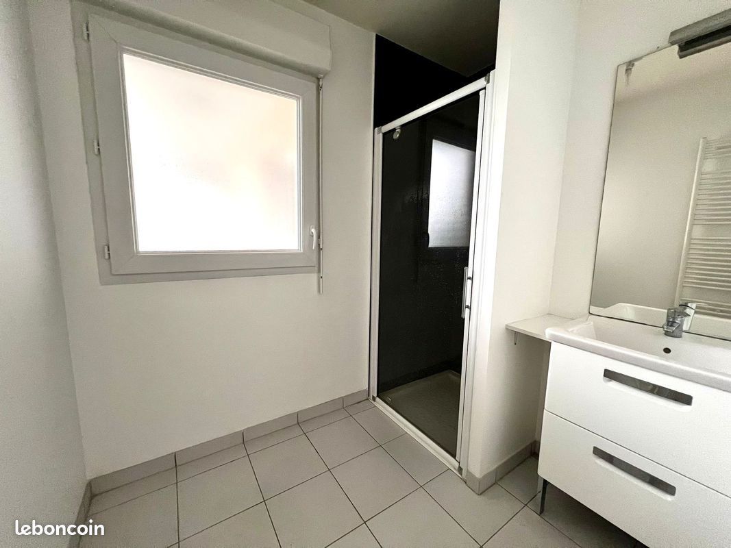 T2 44 m² avec balcon et parking privatif — Saint-Herblain (image 4)