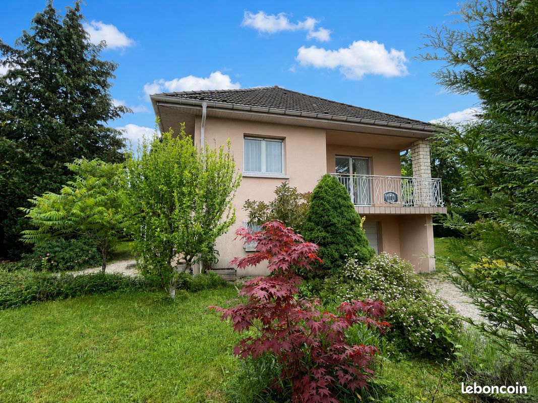Maison 8 pièces 161 m² · à Seloncourt · 161 m² · 222 000 €