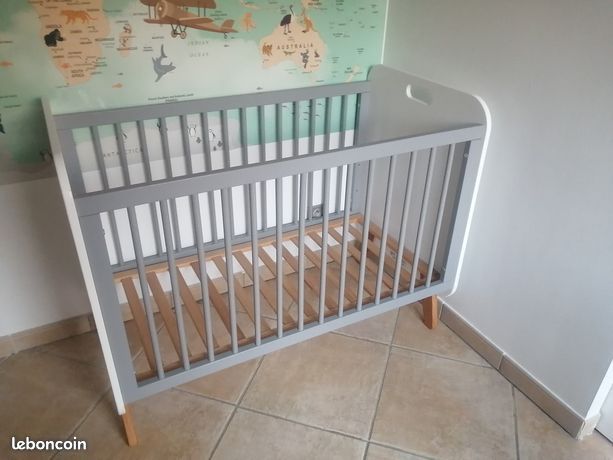 Lit bébé en bois à barreaux + coffre à jouets (image 3)
