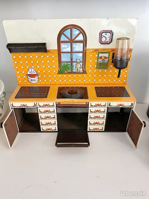 Ancien Buffet de Cuisine Miniature de Poupée - l'esprit français