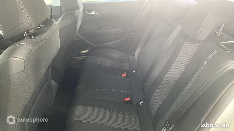 Peugeot 308 1.5 BlueHDi 130ch S&S Allure EAT8 (image 22)