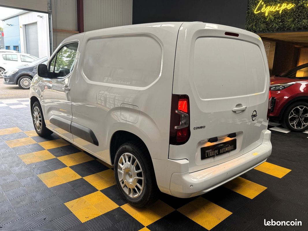 Opel Combo III 1.2 110 L1H1 AUGMENTE CARGO PACK BUSINESS (image 7)