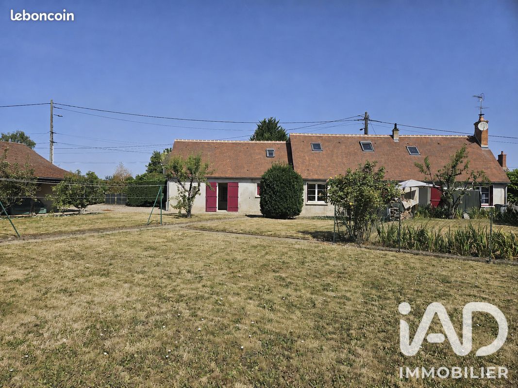 Maison 6 pièces 140 m² · à Chemilly · 140 m² · 220 000 €