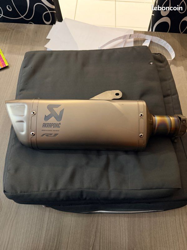 Silencieux Akrapovic R1 (image 2)