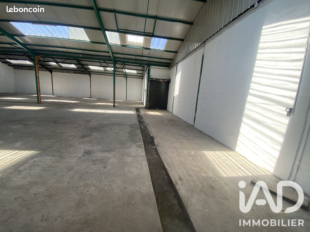 Parking 327 m² · à Wasquehal · 327 m² · 327 000 €