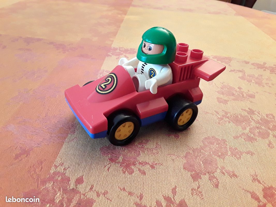 Voiture course rouge avec pilote lego vintage (image 2)