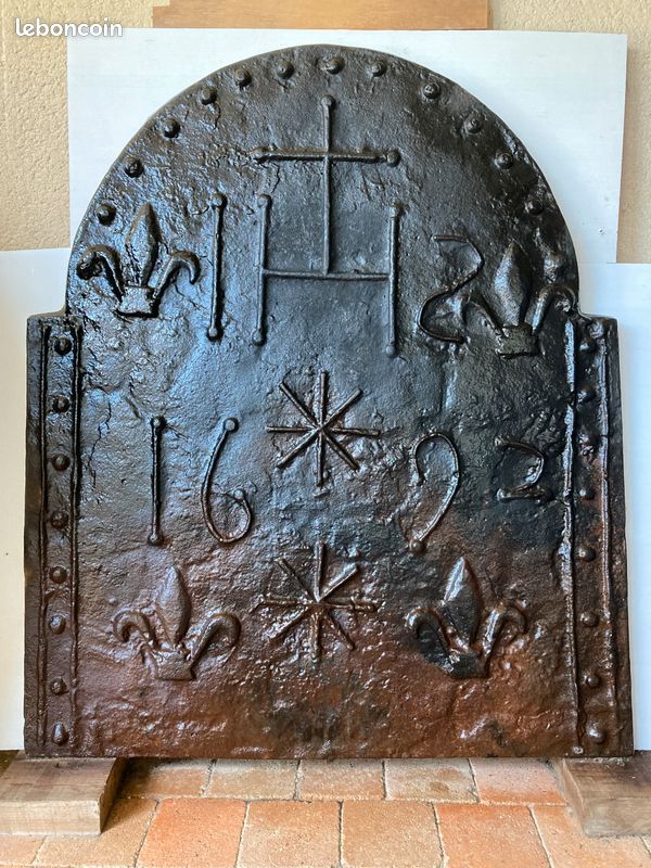 Plaque de cheminée ancienne en fonte et pare feu (image 2)