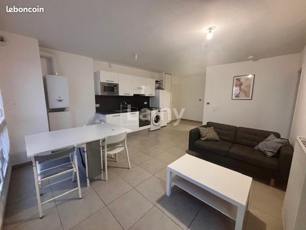 Appartement 2 pièces 43 m² · à Saint-Priest · 43 m² · 840 €