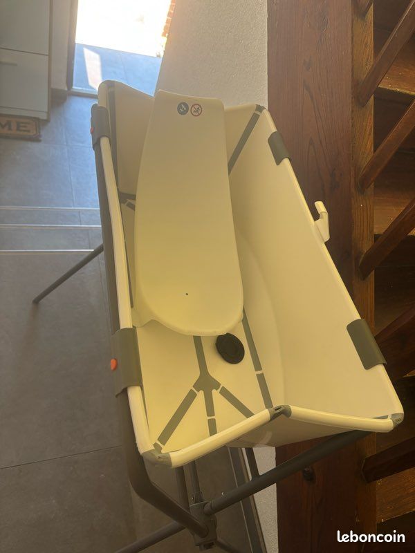Baignoire bébé stokke (image 1)