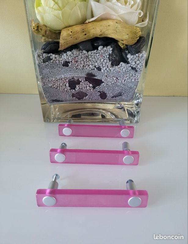 Lot de 3 poignées de meuble roses (image 1)