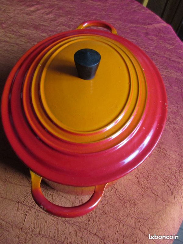 Poêle en fonte émaillée Cerise 22 cm - 20007220602460 - LE CREUSET