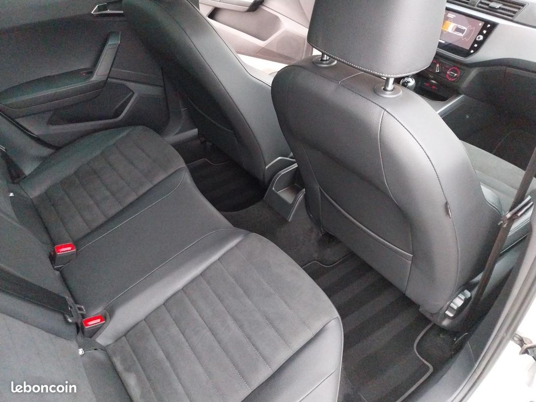 SEAT Arona 1.0 EcoTSI 95 ch Start/Stop BVM5 Urban (image 15)