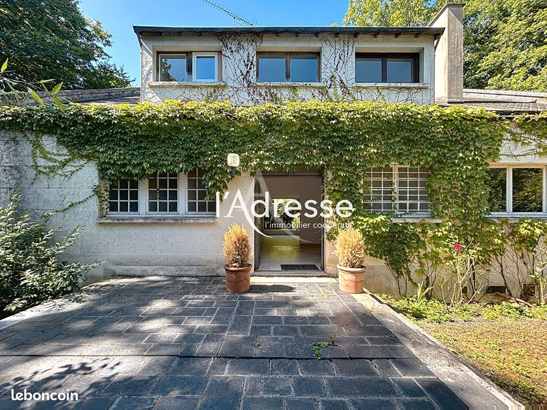 Maison 8 pièces 215 m² · à Chambray-lès-Tours · 215 m² · 675 000 €