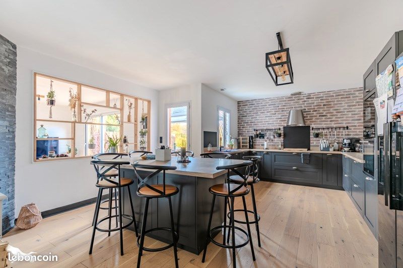 Maison 6 pièces 169 m² · à Branne · 169 m² · 328 290 €