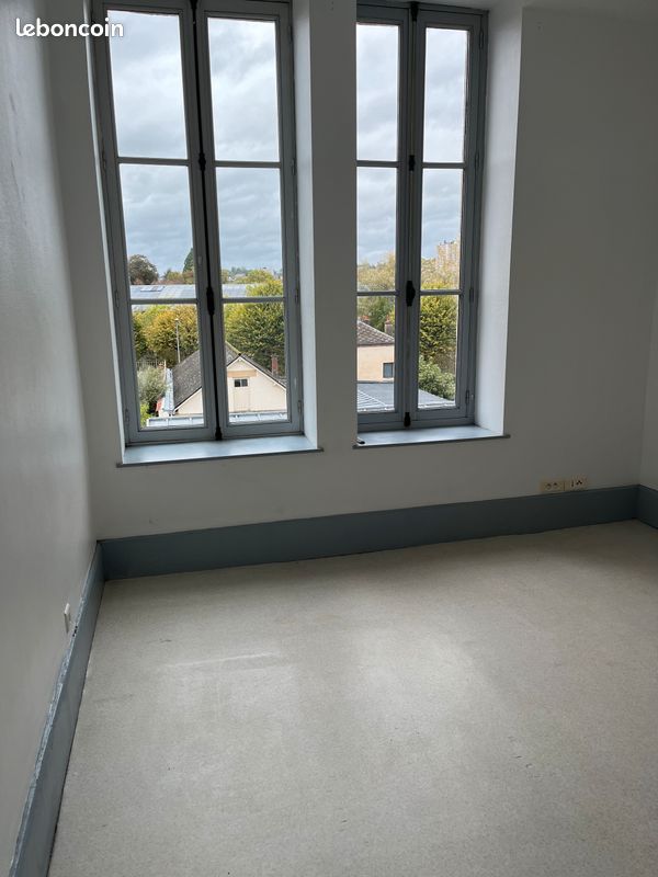 T2 chauffé dans bel immeuble (image 3)