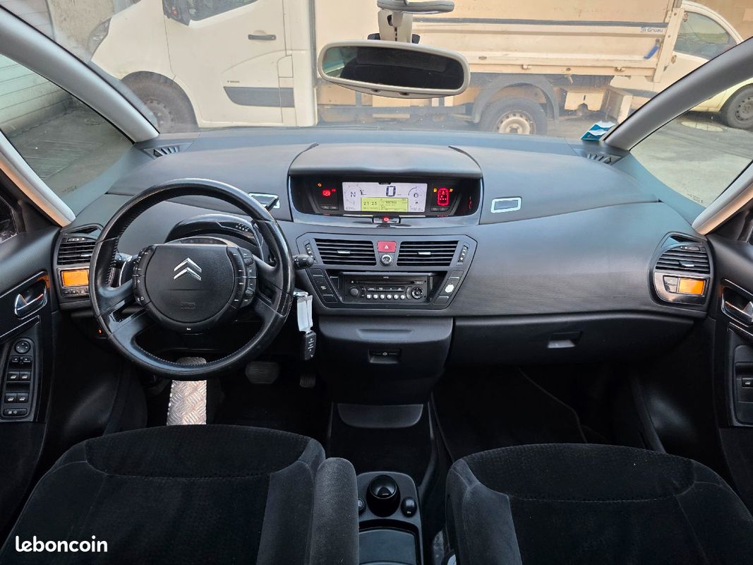 Citroën C4 Picasso 2.0 HDI 138 PACK AMBIANCE BMP6 (image 12)