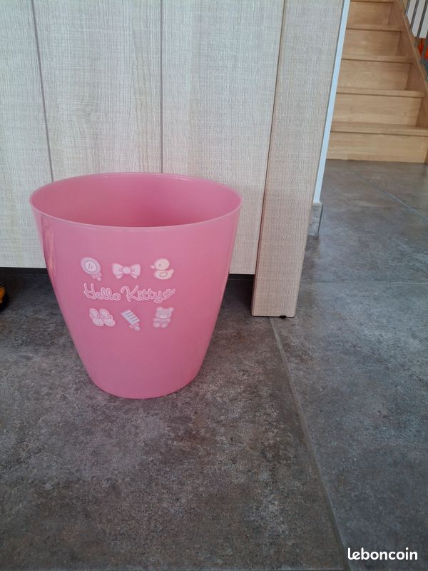 Poubelle Hello Kitty (image 2)