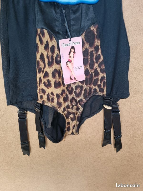 Culotte haute porte jarretelle Bernie Dexter for Lucy B panthère taille S salle neuf (image 1)