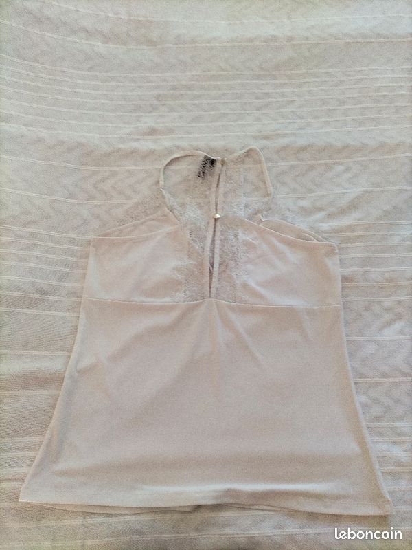 Top blanc en dentelle (image 3)