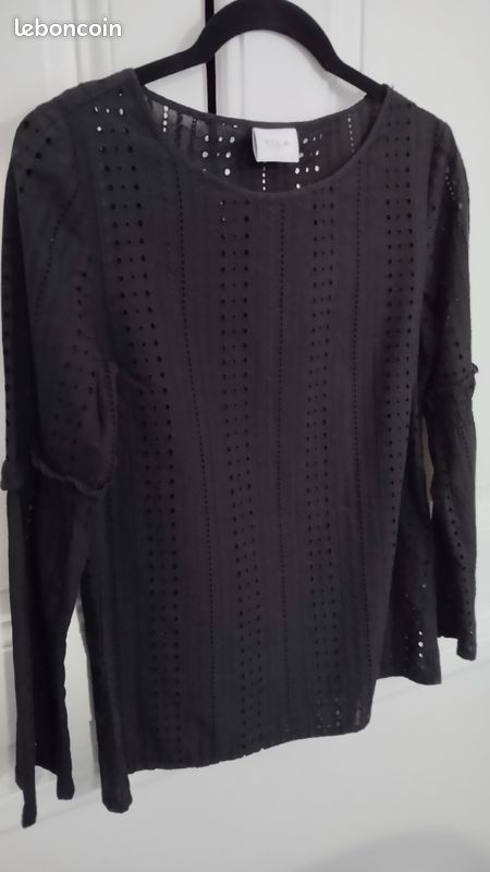 Blouse noire Broderie anglaise (image 2)