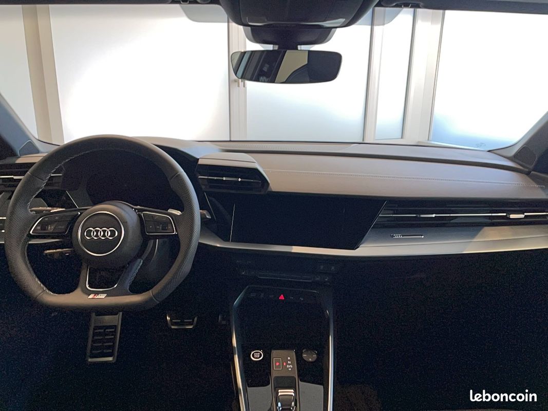 AUDI A3 Sportback 40 TFSIe 204 S tronic 6 S Line (image 10)