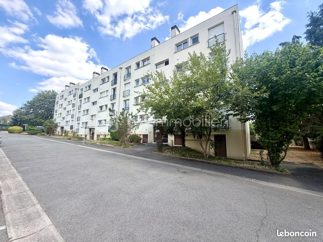 Appartement 3 pièces 57 m² · à Brunoy · 57 m² · 180 000 €