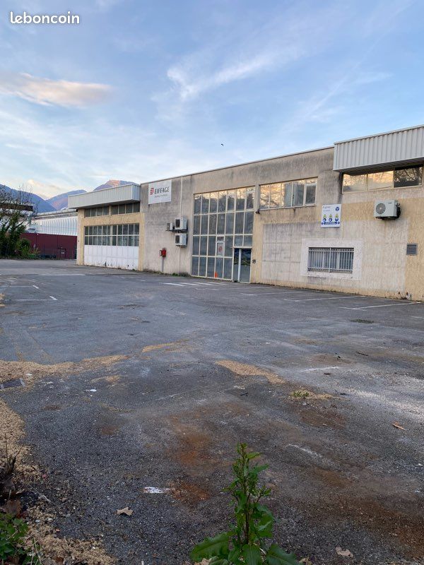 Terrain 1 pièce 1600 m² · à Grenoble · 1 600 m² · 2 200 000 €