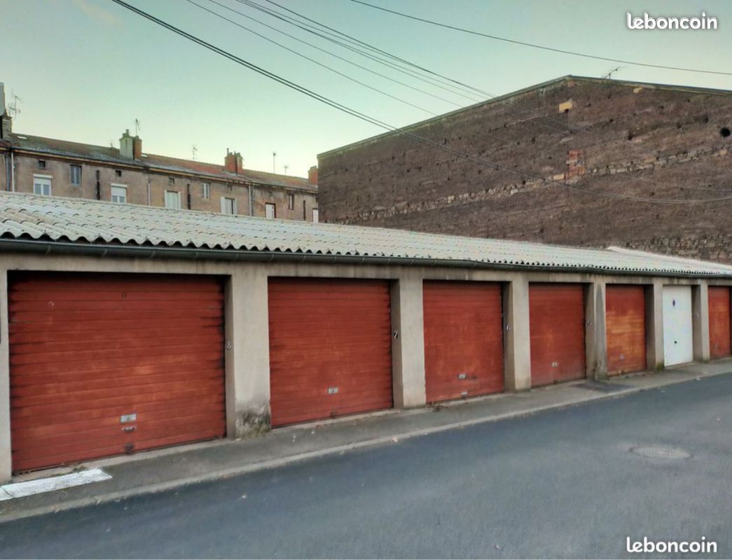 Lot de 24 garages box sur Saint-Chamond · 240 000 €