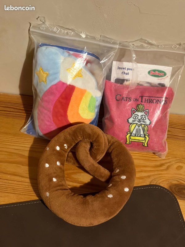 Lot jouets coussins pour chats (image 1)